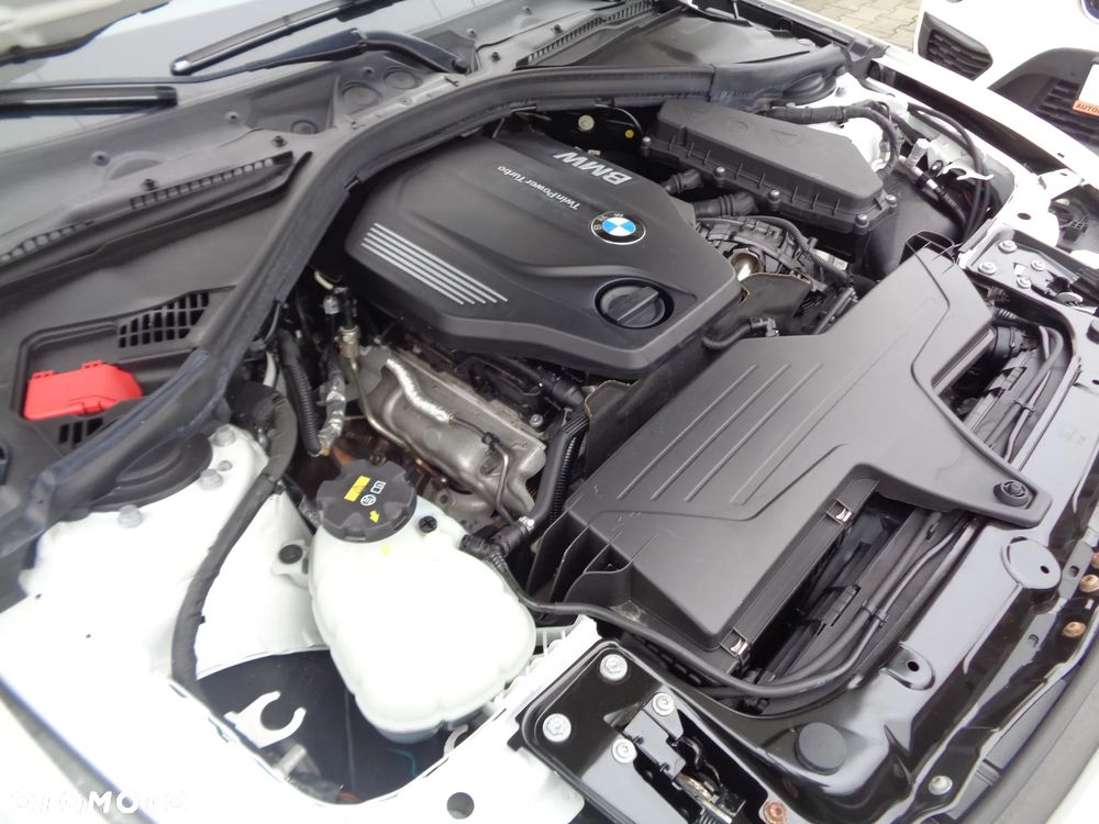 BMW Seria 3 320d xDrive Edition Luxury Line Purity - 24