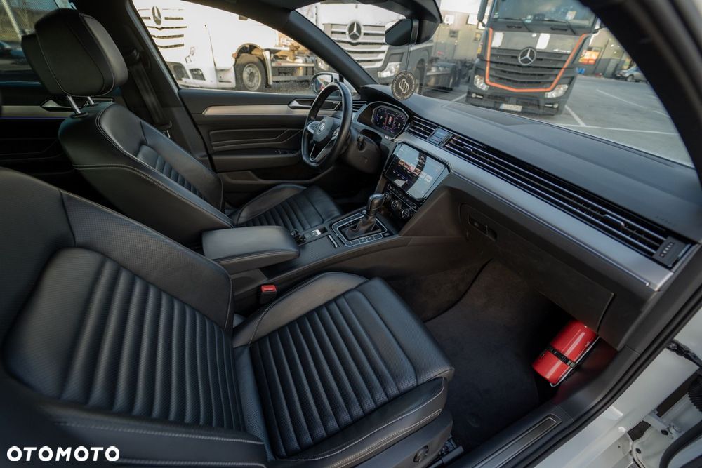 Volkswagen Passat 2.0 TDI Elegance DSG - 11