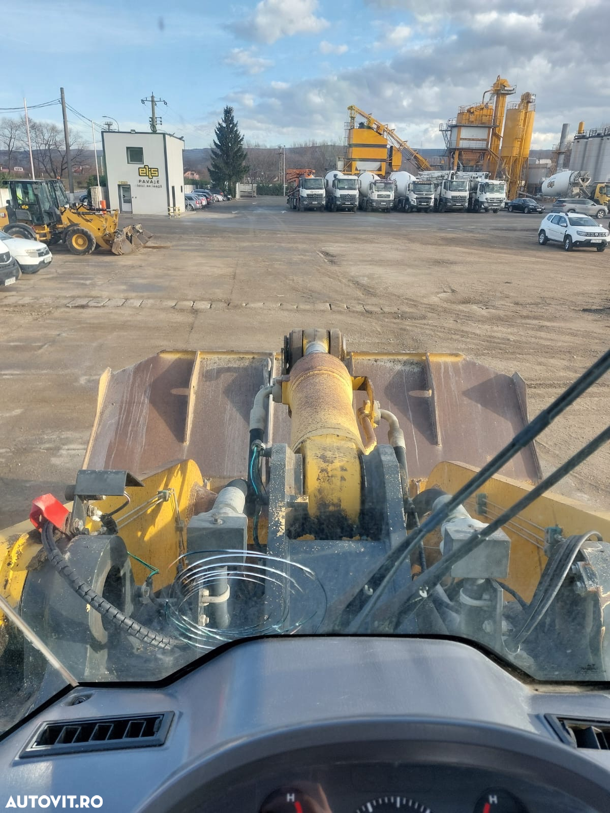 Komatsu WA480 - 16