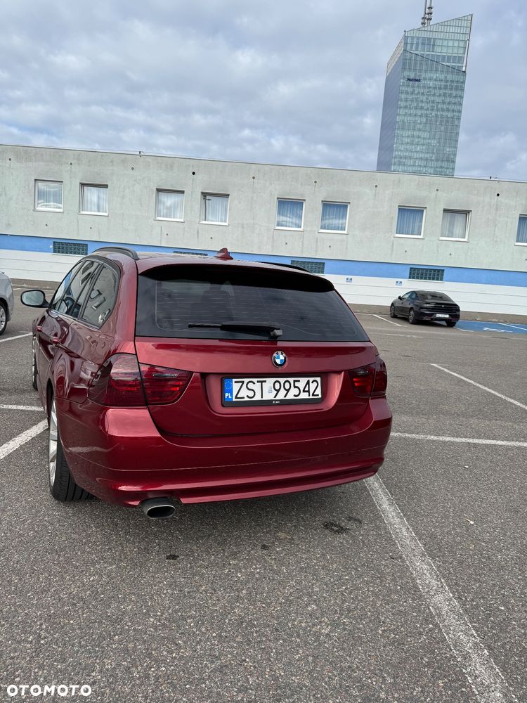 BMW Seria 3 320d - 25