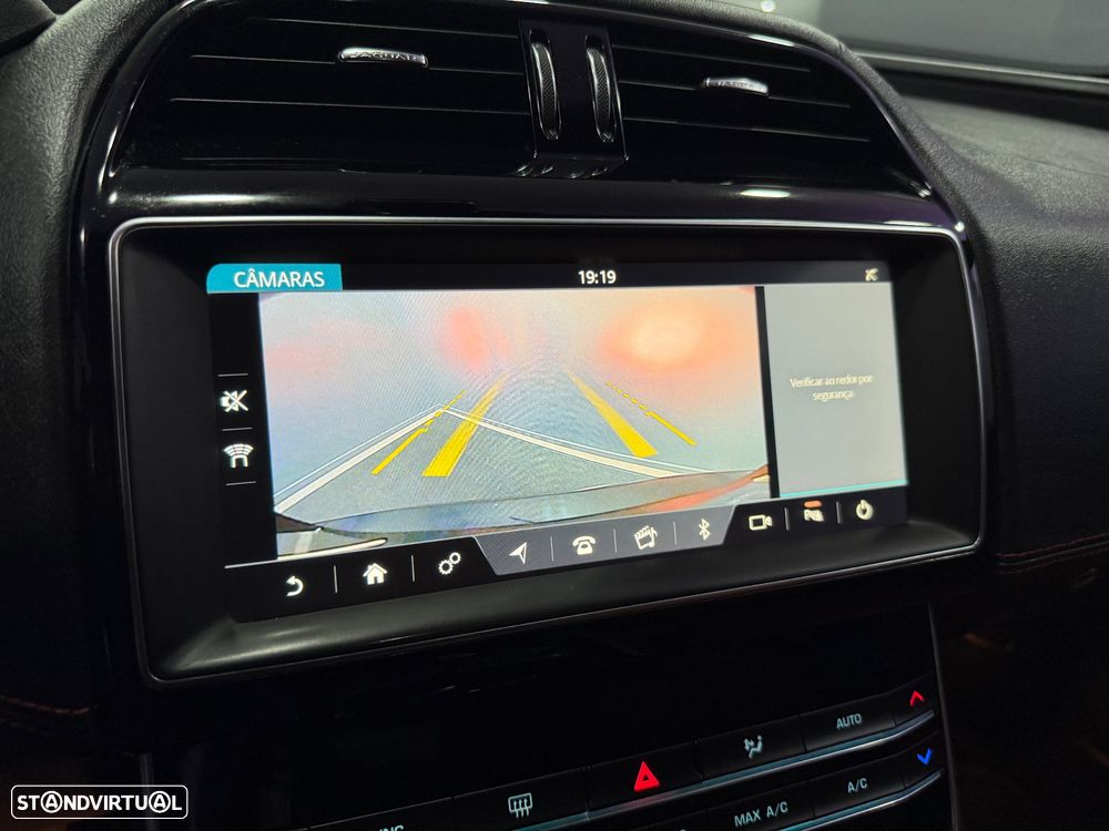 Jaguar XE E-Performance Aut. R-Sport - 24