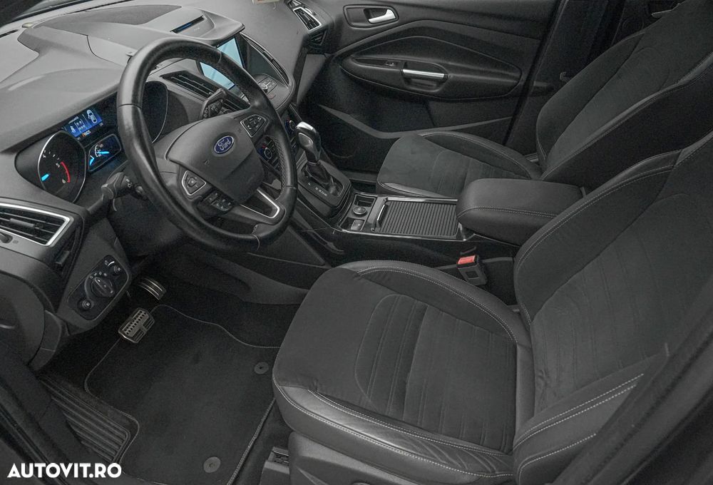 Ford Kuga 2.0 TDCi 4WD Powershift ST-Line - 12