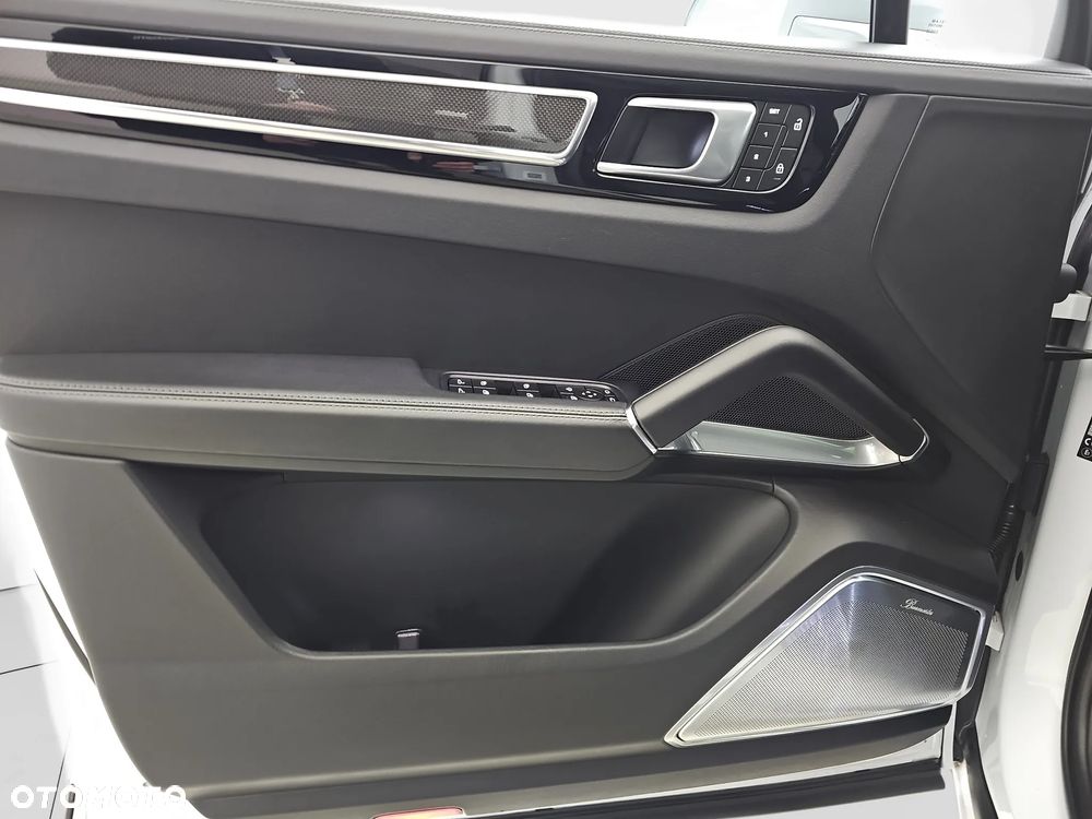 Porsche Cayenne Turbo - 11