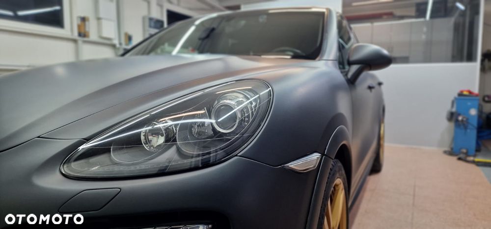 Porsche Cayenne GTS - 5