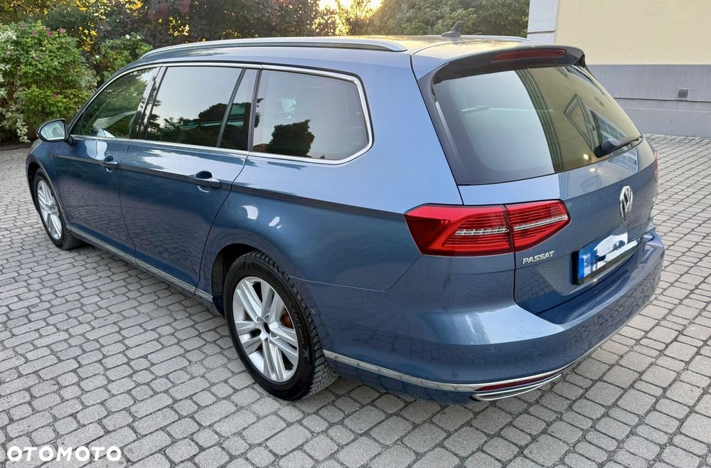 Volkswagen Passat - 4