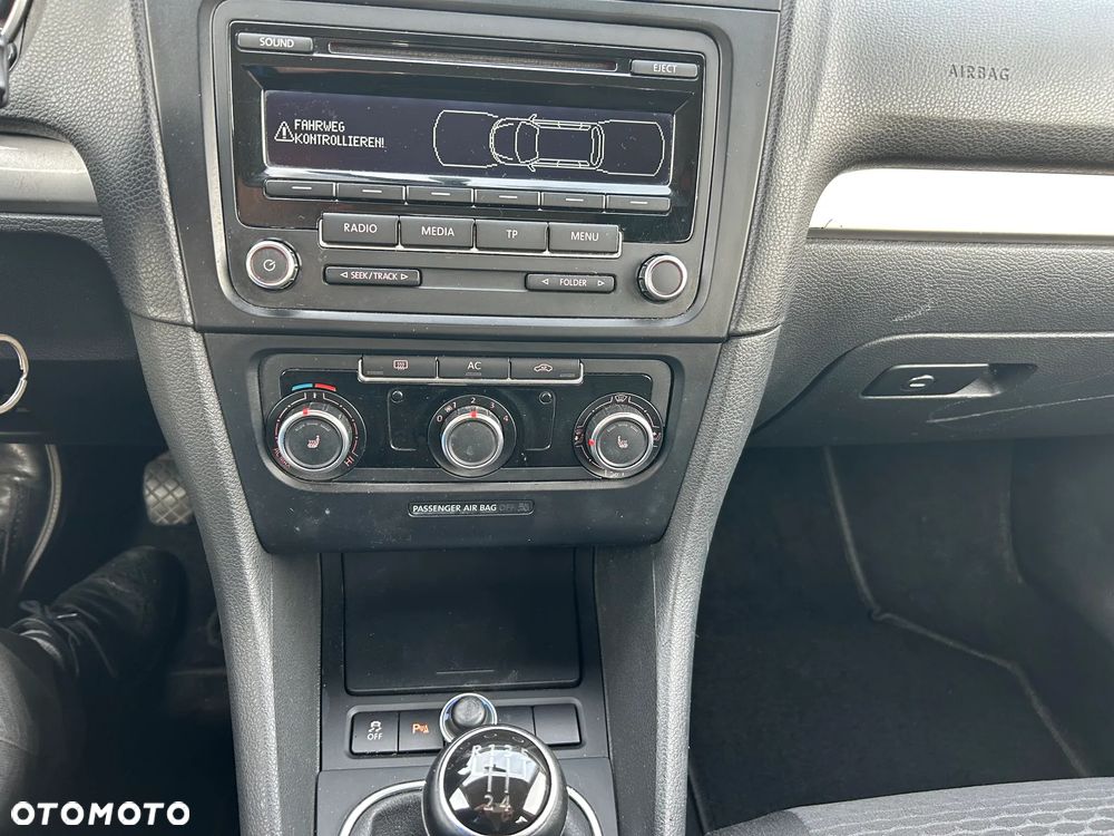 Volkswagen Golf VI 1.6 TDI Comfortline - 6