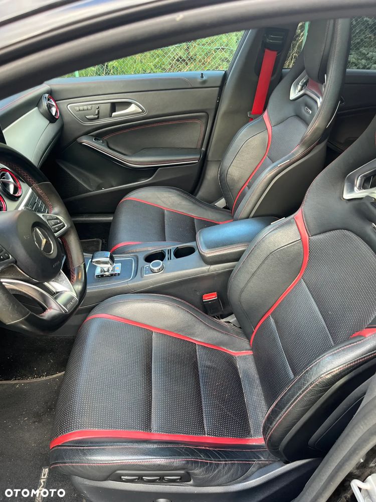 Mercedes-Benz CLA 45 AMG 4-Matic - 17