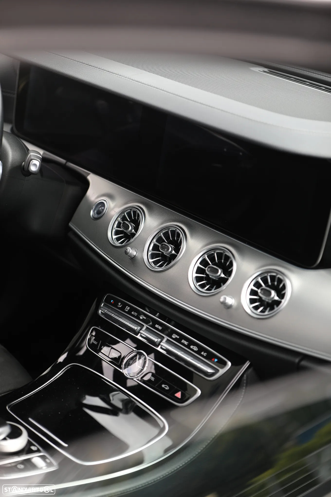 Mercedes-Benz E 220 d 9G-TRONIC AMG Line - 15