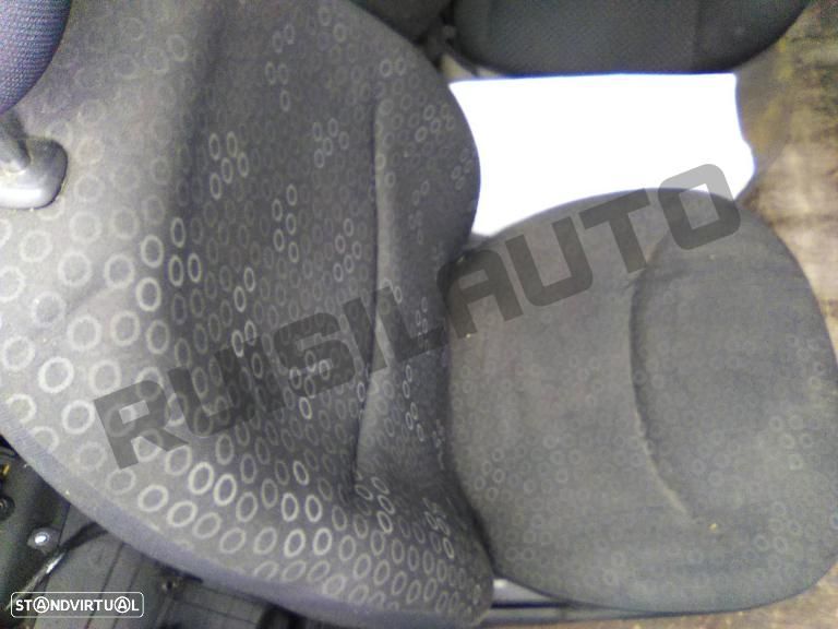 Conjunto Bancos Frente  Toyota Yaris I (p10) [1999_2005] 1.4 D- - 9