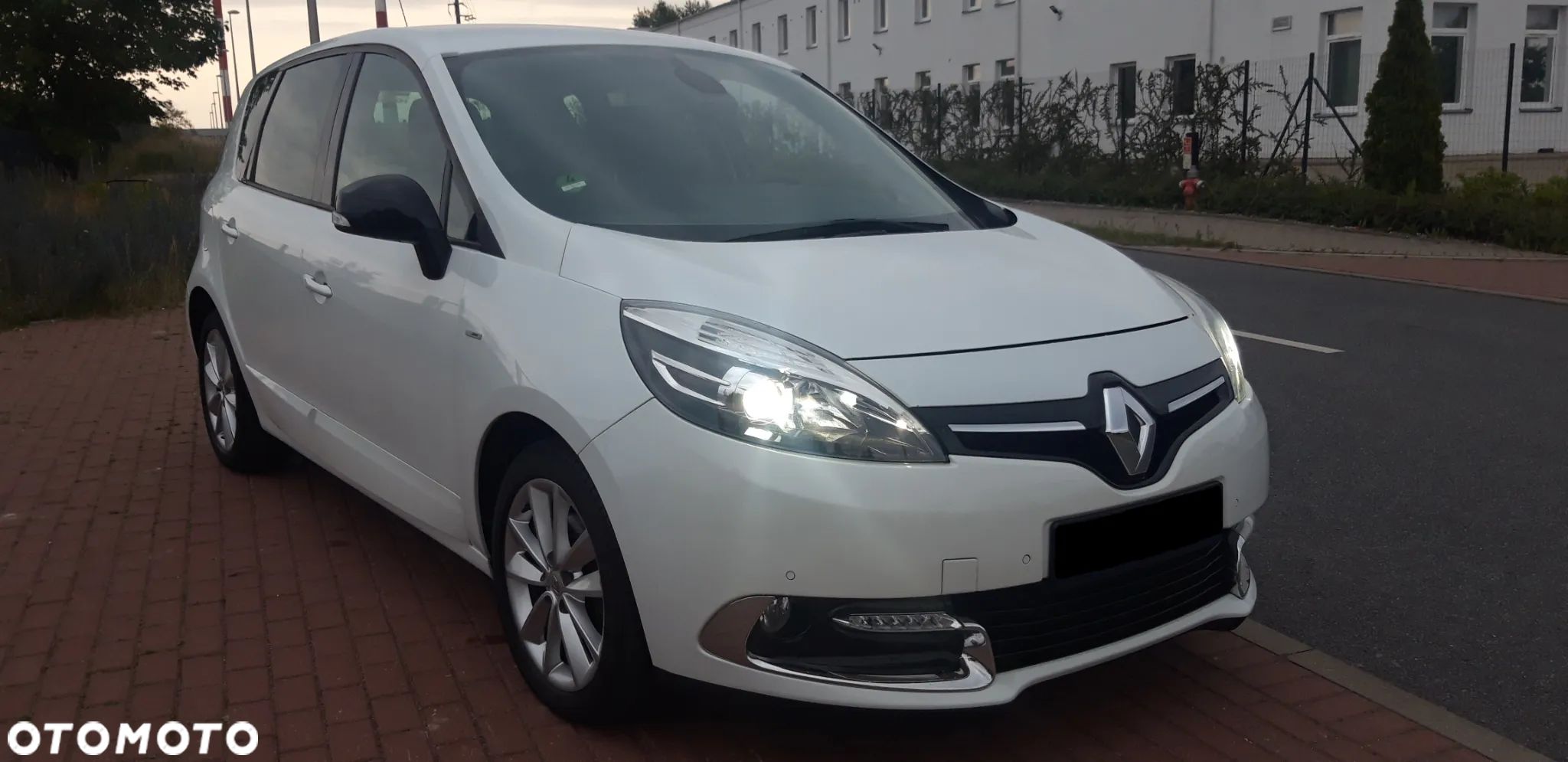 Renault Scenic - 1