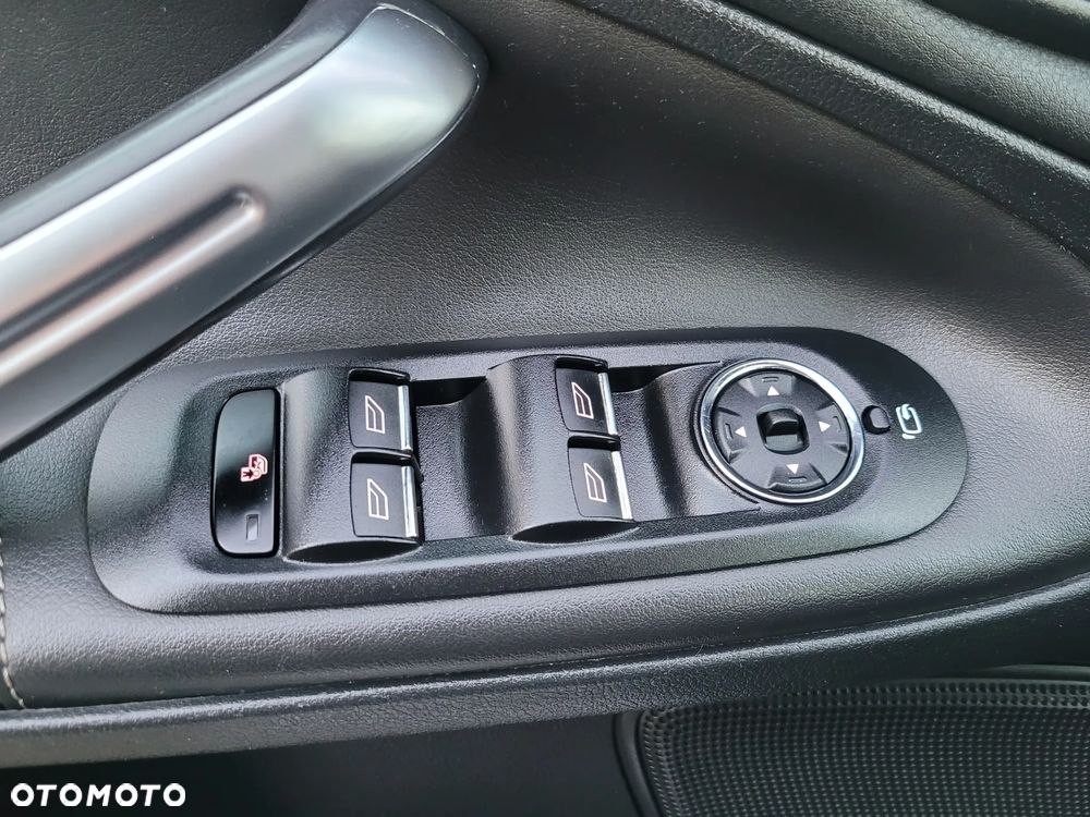 Ford S-Max 2.0 TDCi DPF Titanium - 29