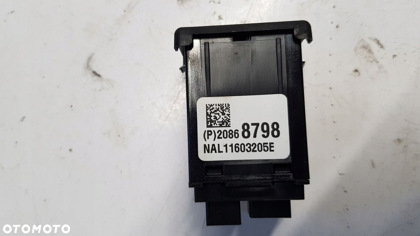 gniazdo Aux USB Opel Zafira C - 4