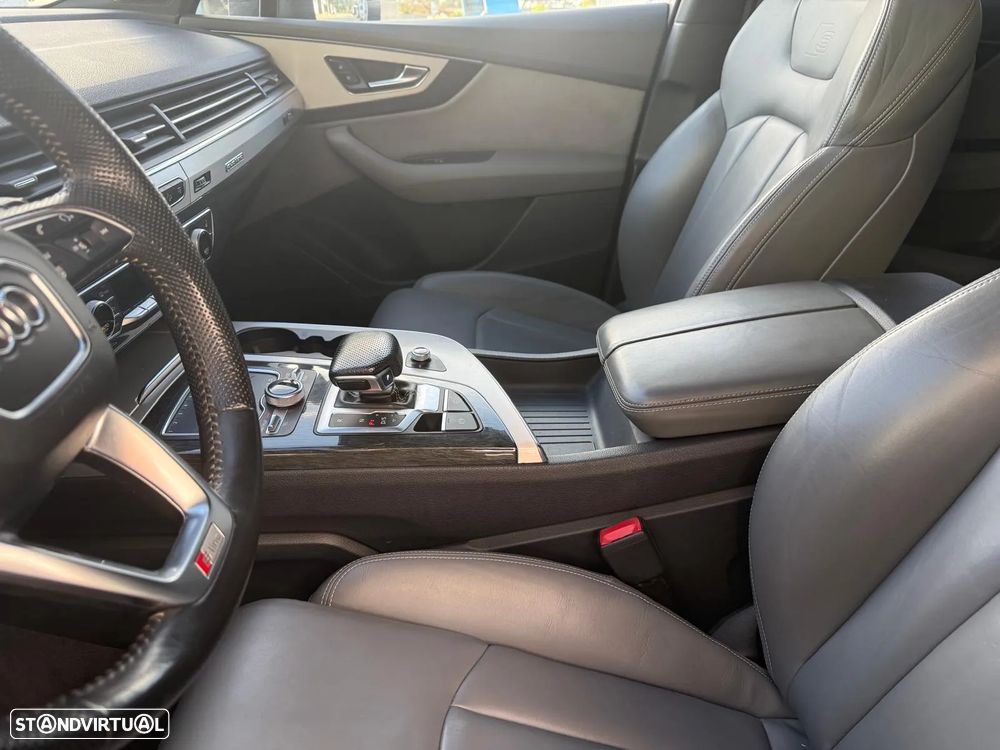 Audi Q7 3.0 TDI quattro S-line Tiptronic - 14