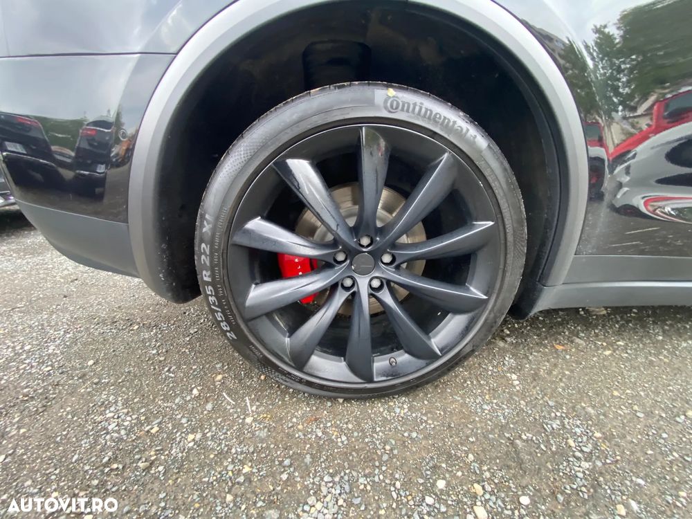 Tesla Model X - 19