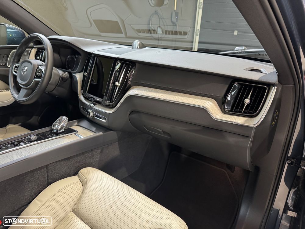 Volvo XC 60 2.0 T6 PHEV Inscription AWD - 34