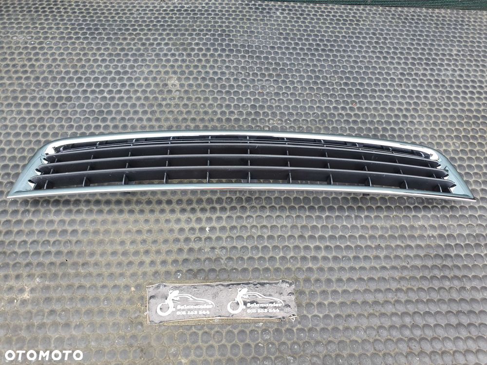 Kratka Halogen Srodkowa Zderzaka Ramka Chrom Maskownica AUDI A4 B6 - 13