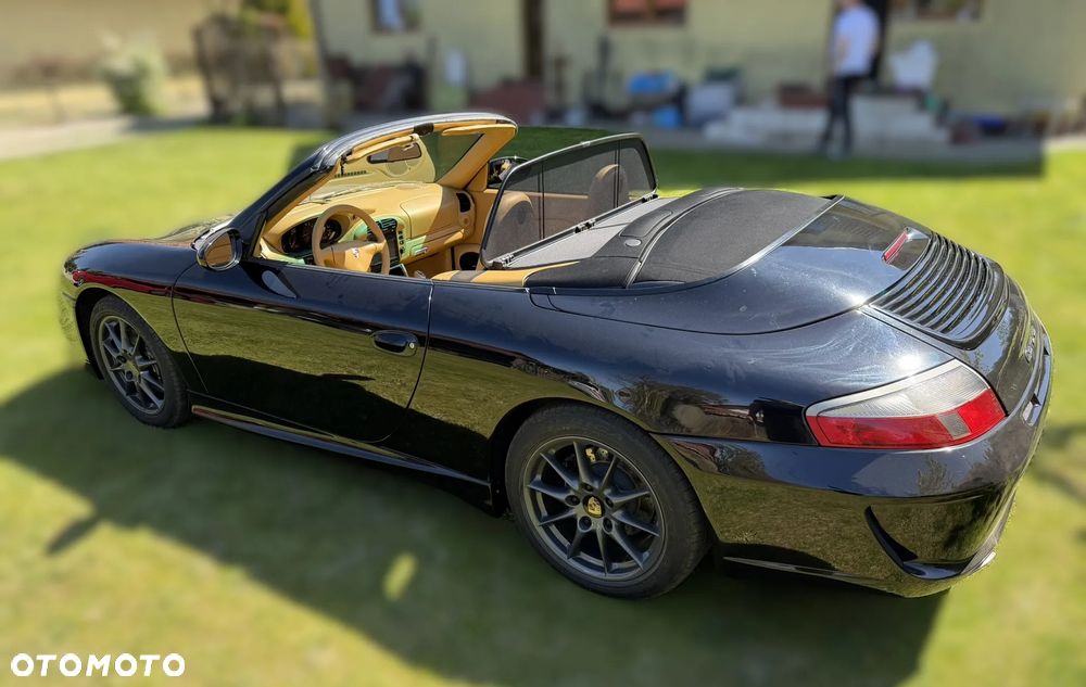 Porsche 911 Carrera - 10
