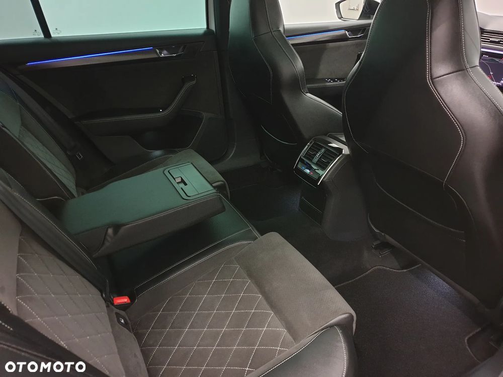 Skoda Superb 2.0 TDI 4x4 DSG Sportline - 32