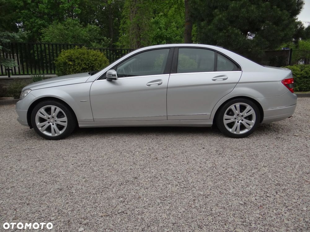 Mercedes-Benz Klasa C 180 BlueEFFICIENCY 7G-TRONIC Avantgarde - 13