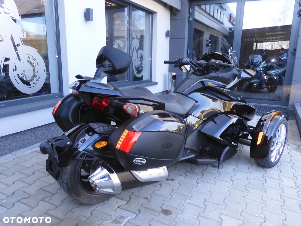 Can-Am Spyder - 9