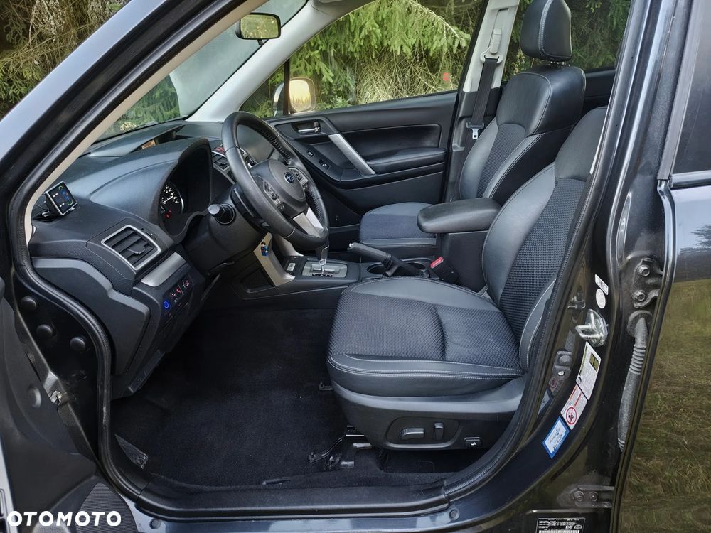 Subaru Forester 2.0 XT Comfort Lineartronic - 26