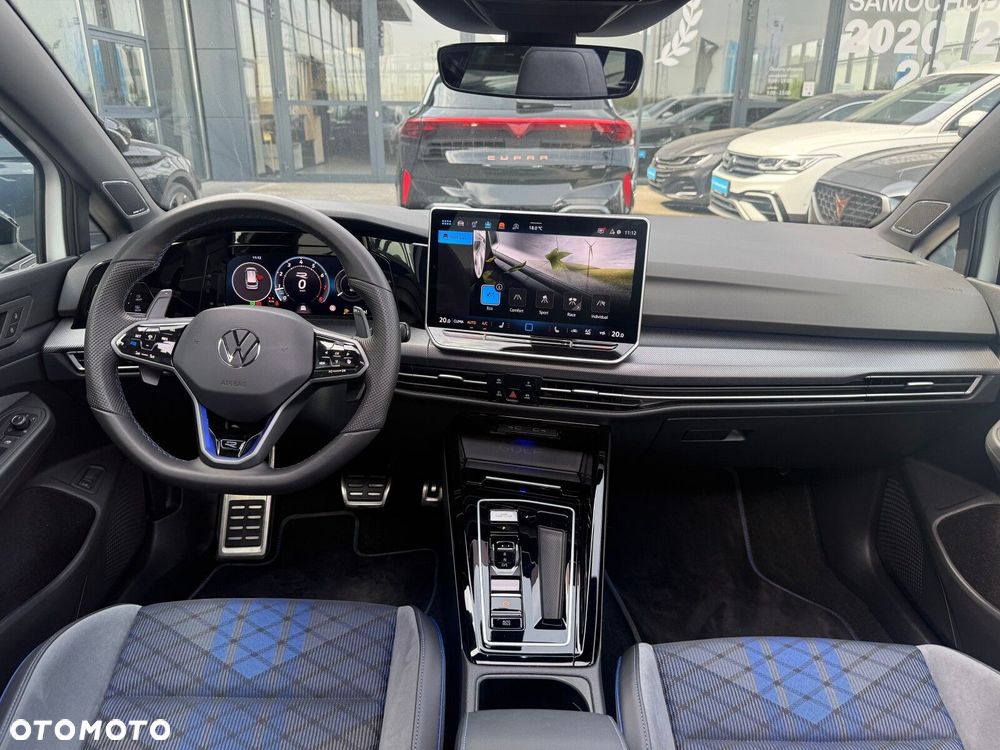 Volkswagen Golf - 10