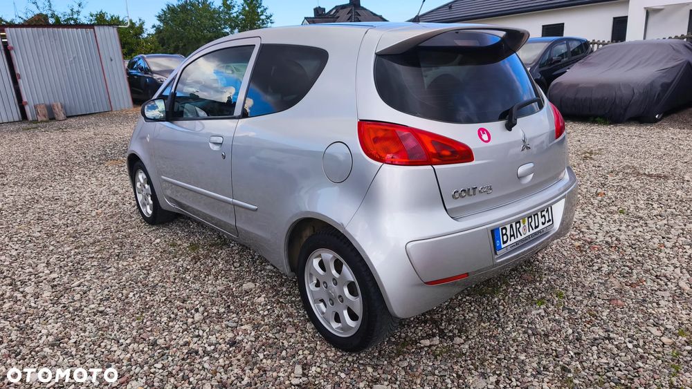 Mitsubishi Colt - 11