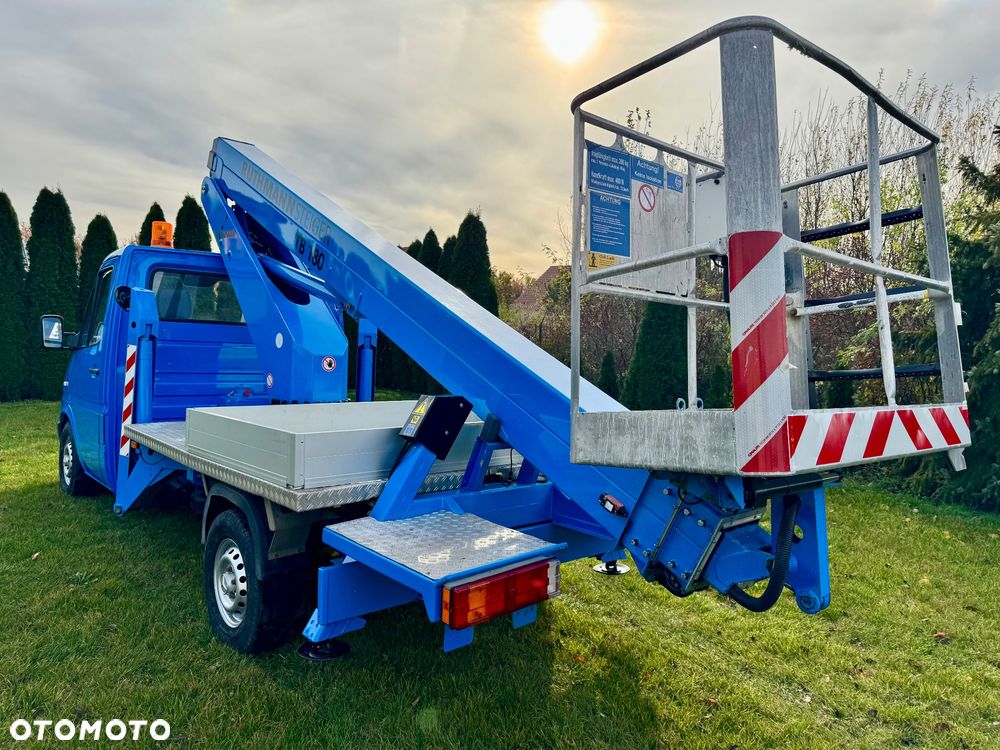 Mercedes-Benz Sprinter - 4