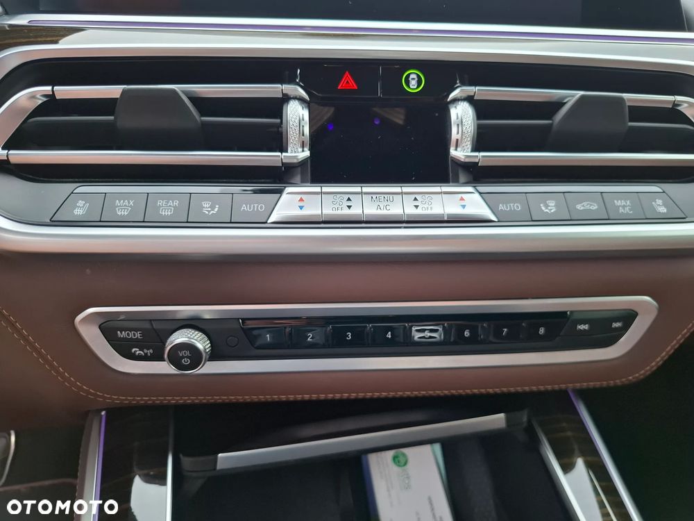 BMW X5 M M50d - 12