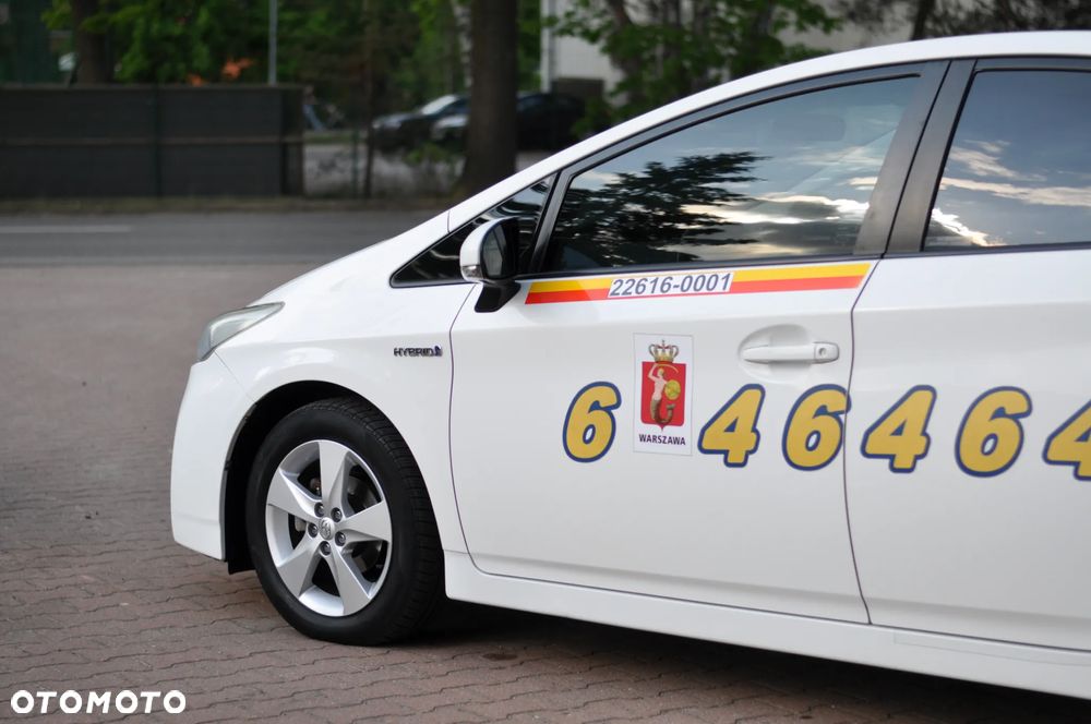 Toyota Prius 1.8 HSD Life - 13