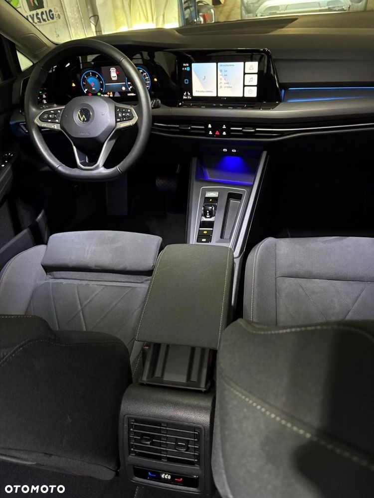 Volkswagen Golf - 22