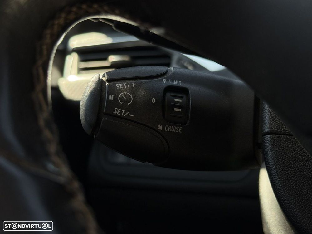 Peugeot 2008 1.2 PureTech Allure - 9