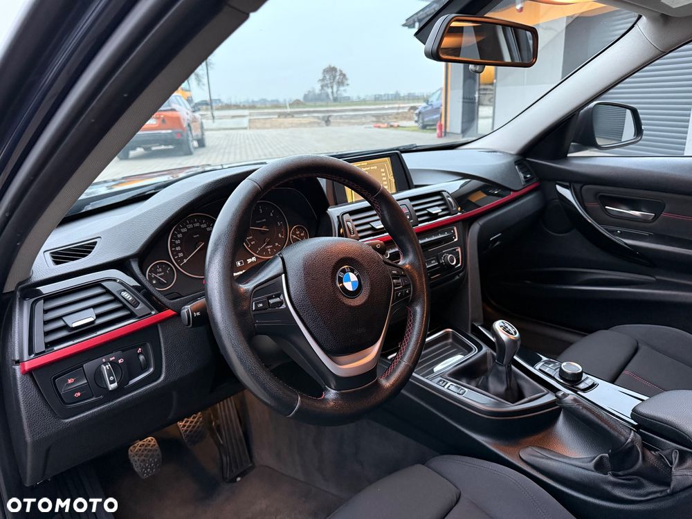 BMW Seria 3 320d DPF Edition Sport - 16