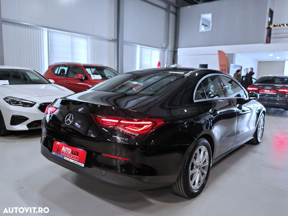 Mercedes-Benz CLA 180 7G-DCT - 4