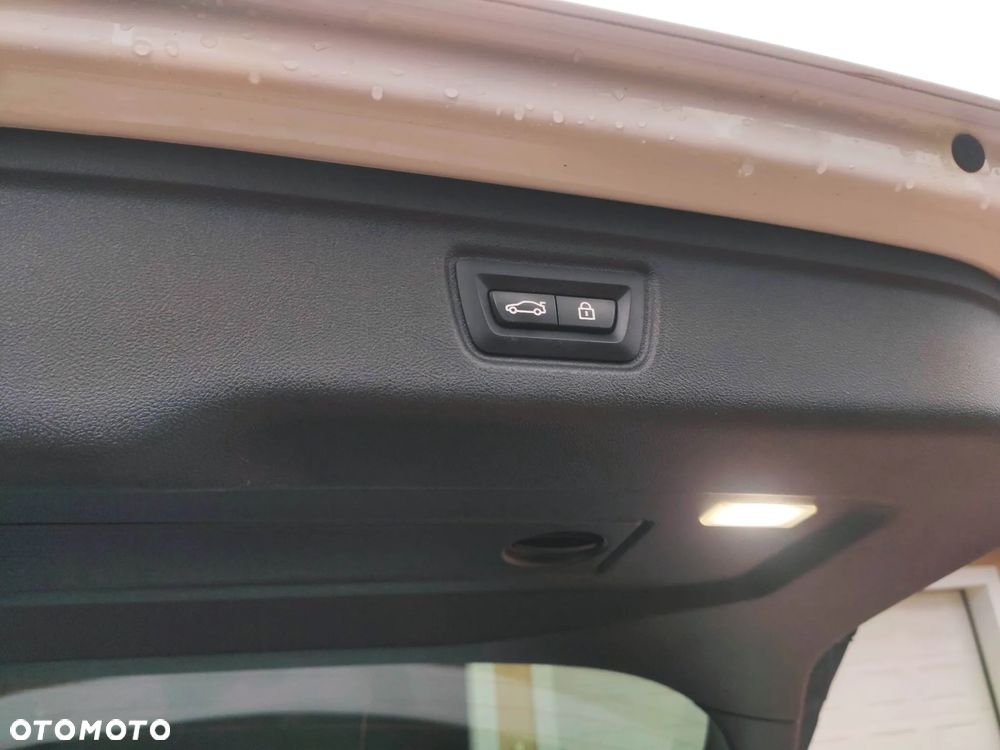 BMW Seria 3 318d Sport Line - 18