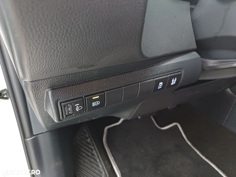 Toyota Corolla 1.8 HSD Dynamic - 17