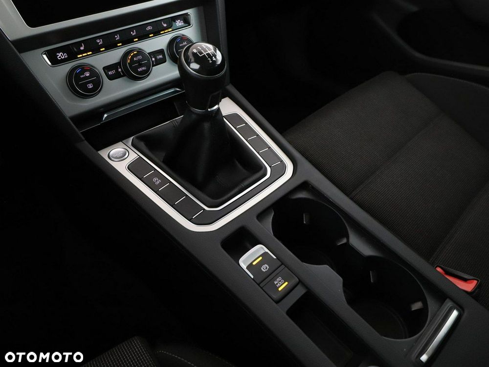 Volkswagen Passat 1.4 TSI (BlueMotion Technology) Comfortline - 28