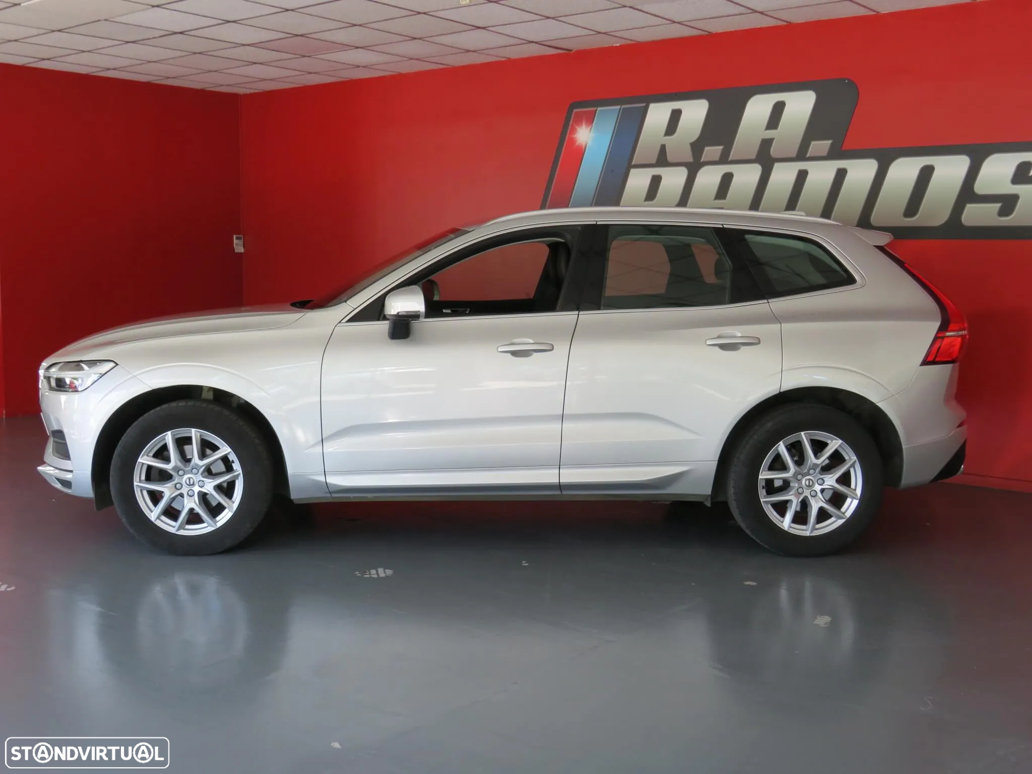 Volvo XC 60 2.0 D4 Momentum Plus Geartronic - 9