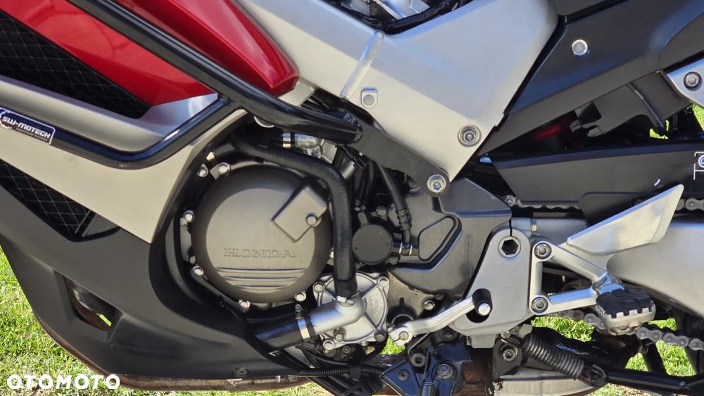Honda VFR - 16