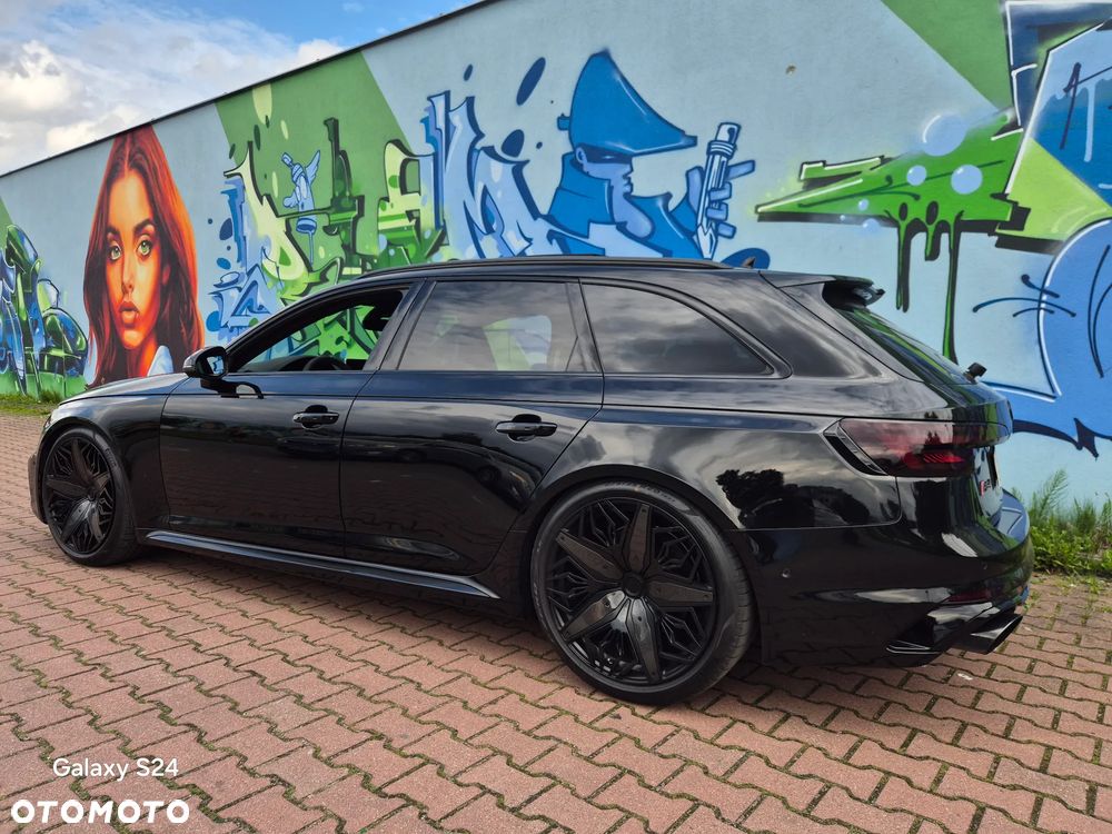 Audi RS4 Avant - 5