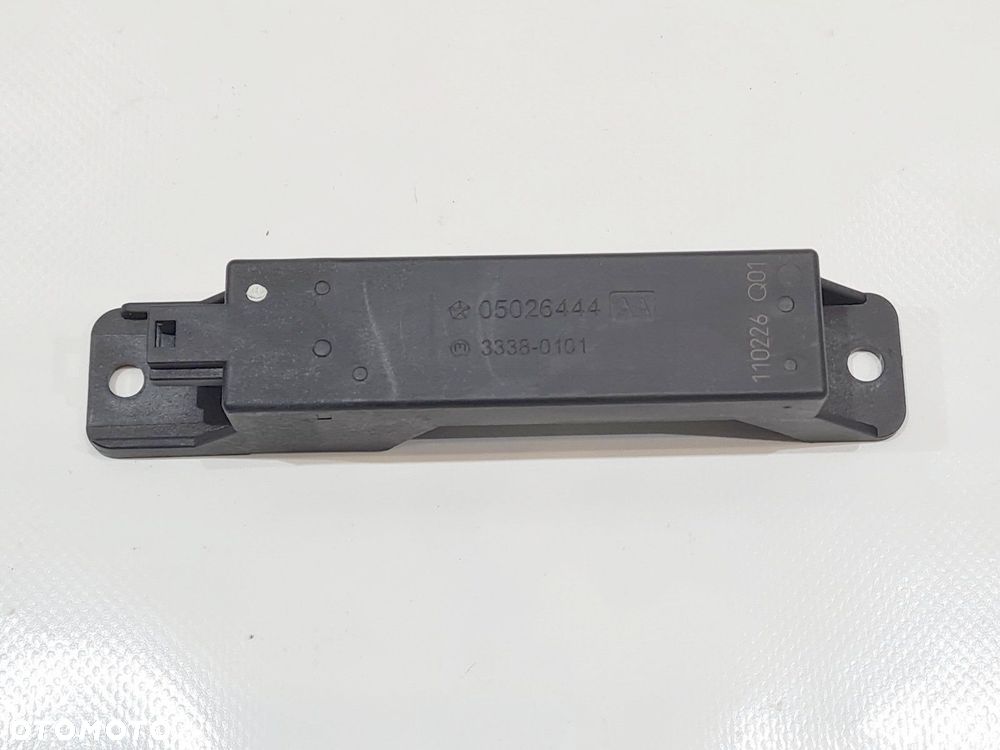 moduł antena keyless grand cherokee wk2 11r 05026444aa - 1