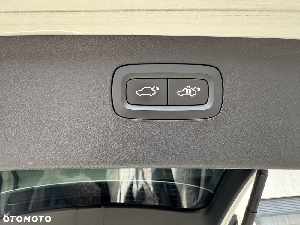 Volvo XC 90 - 37