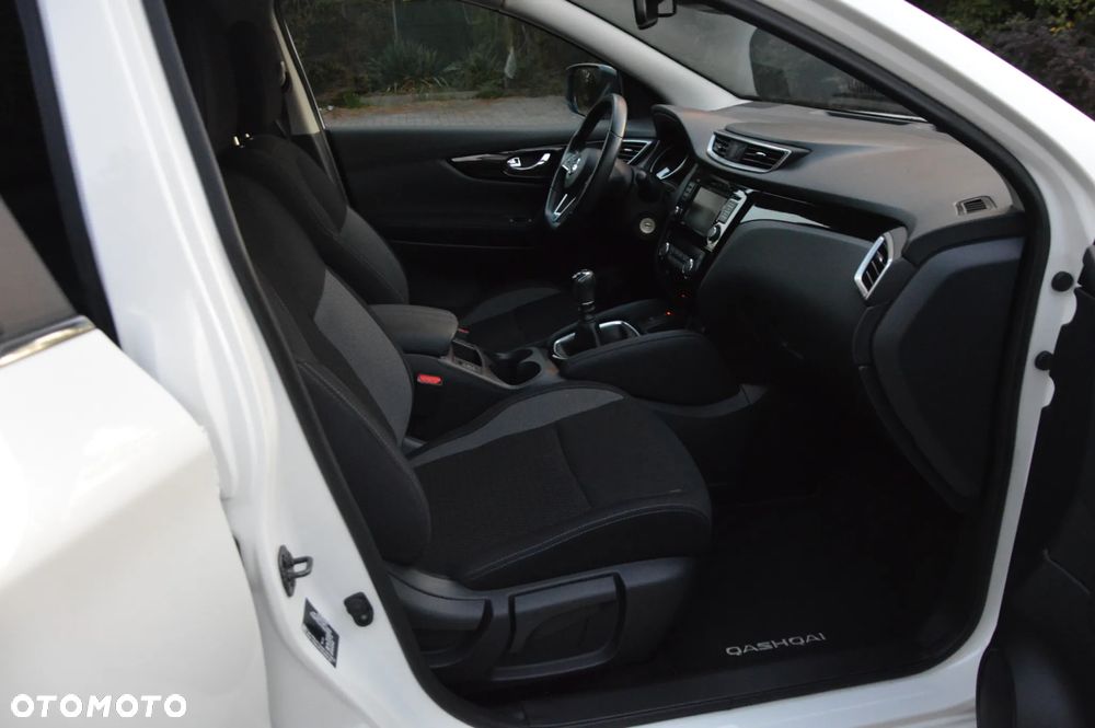 Nissan Qashqai 1.3 DIG-T TEKNA - 21