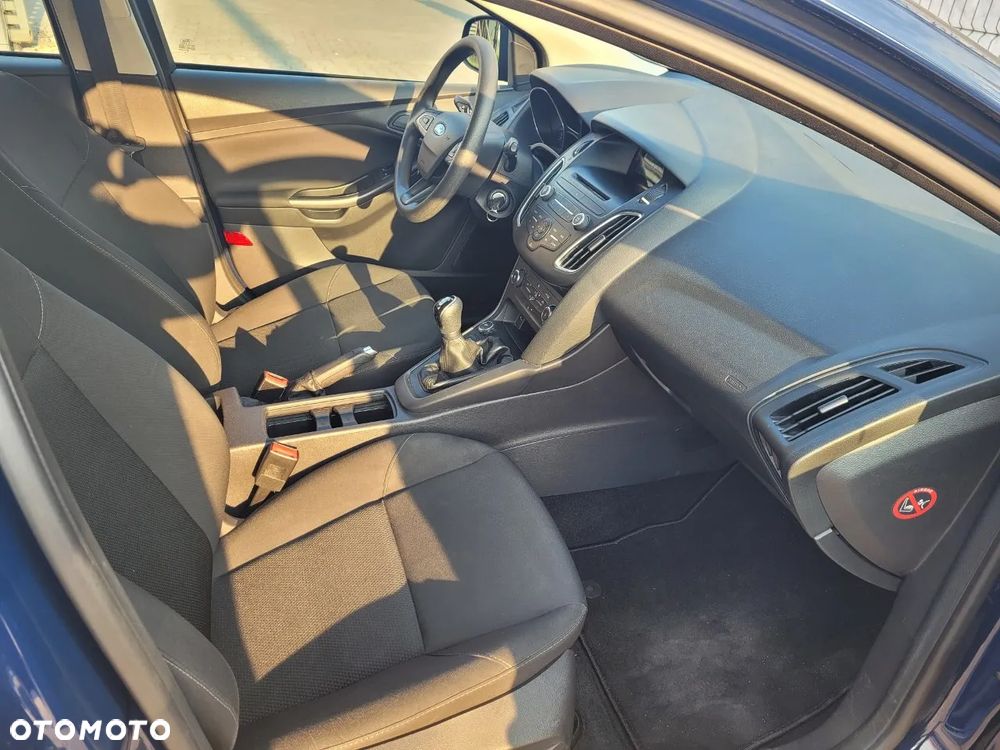 Ford Focus 1.0 EcoBoost Ambiente - 10