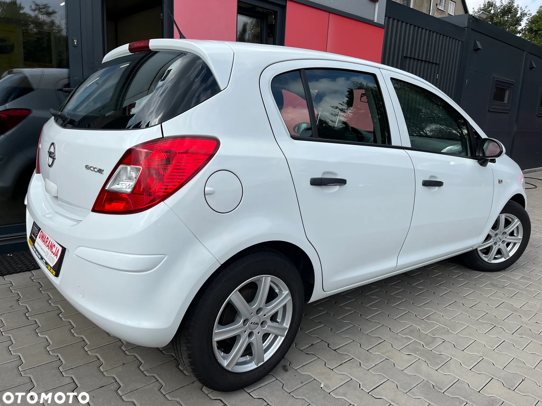 Opel Corsa 1.4 16V Enjoy - 8