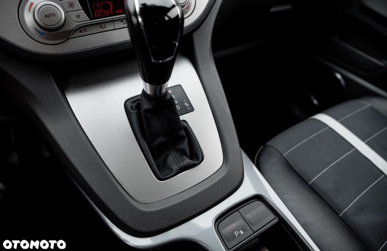 Ford Kuga 2.5 4x4 Titanium - 35