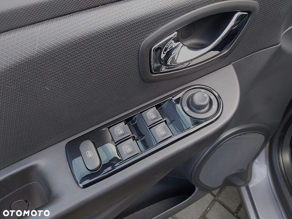 Renault Clio 1.2 16V 75 Business - 14