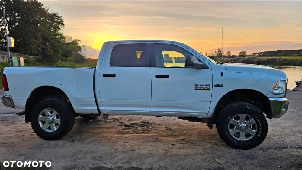 Dodge RAM - 12
