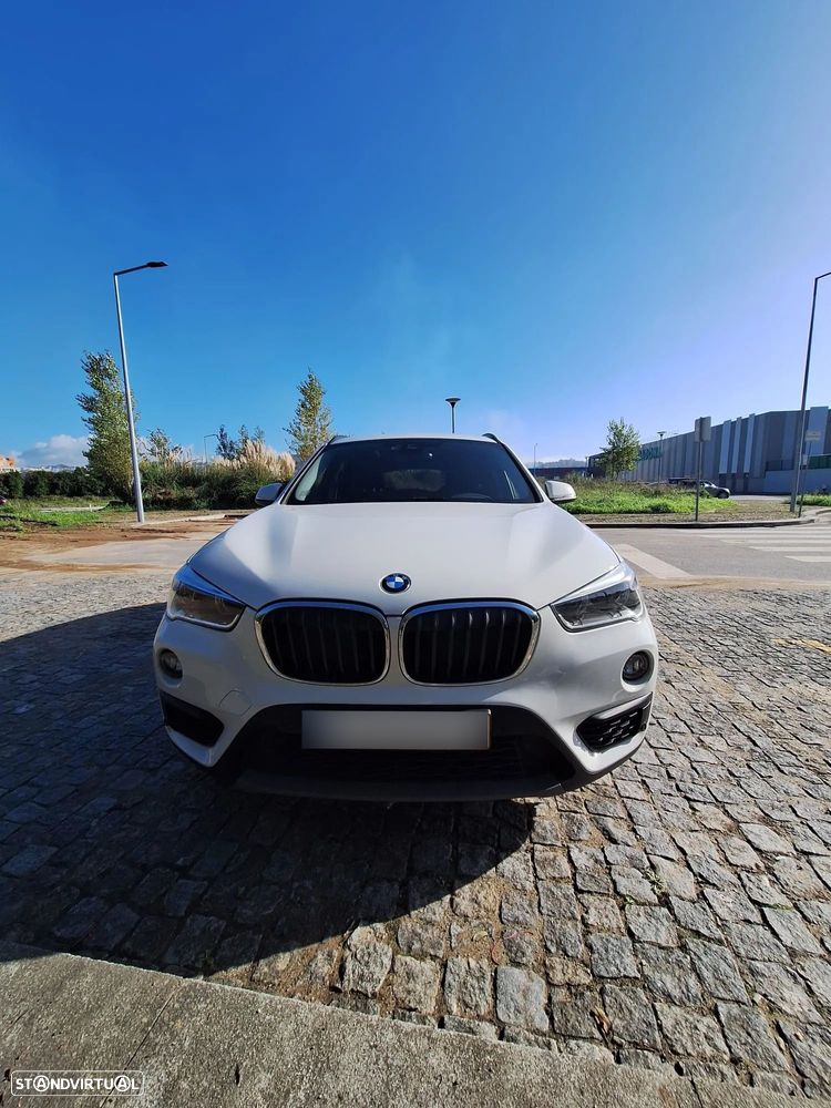 BMW X1 18 d sDrive Auto Line Sport - 2
