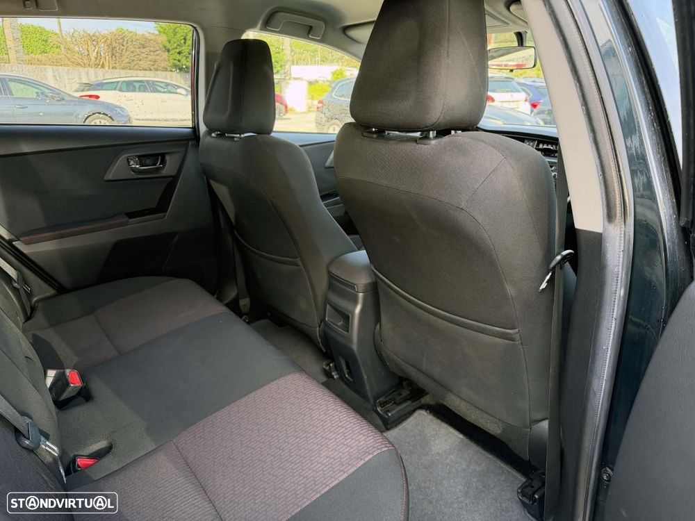 Toyota Auris 1.4 D-4D Exclusive - 21